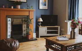 A Cosy Garden Flat In A Quiet Area Close To The City Centre